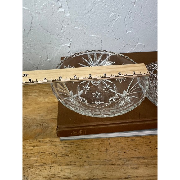 Vintage Clear Pressed Glass Starburst Pattern 3-Footed round Candy Dish 7” - Picture 7 of 7